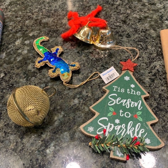 🎄Bundle of Christmas Items Includes Table Runner, Book, Ornaments, Jingle Bells - Picture 2 of 8